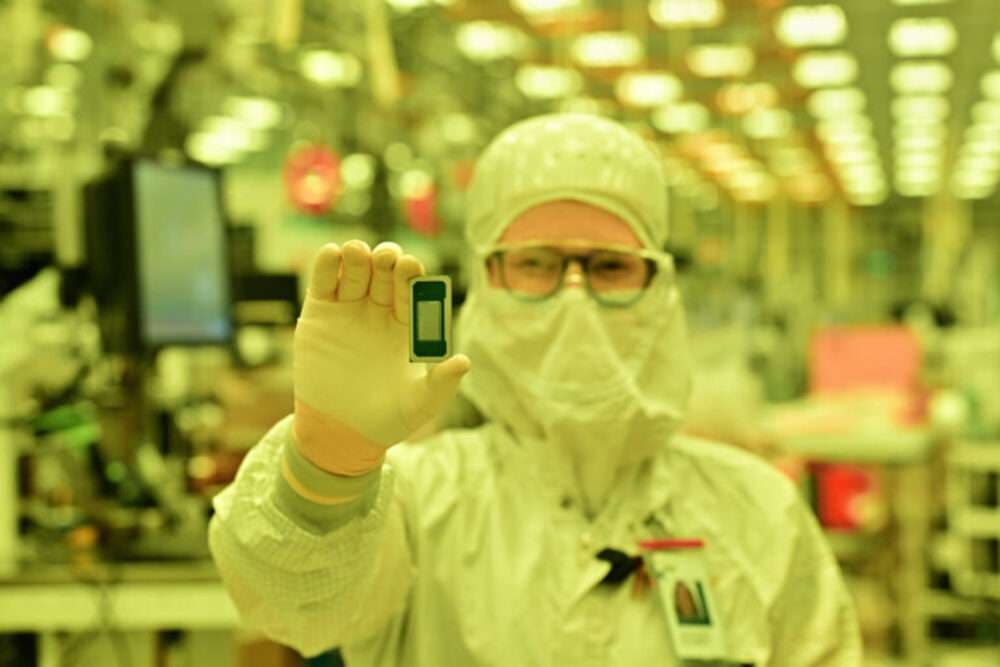 Intel Accelerates Chip Production with ASML's High NA Machines