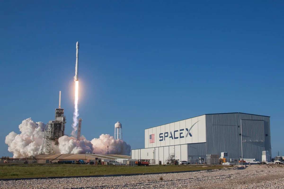 SpaceX Shares in Turbulent Waters: Diverging Target Prices