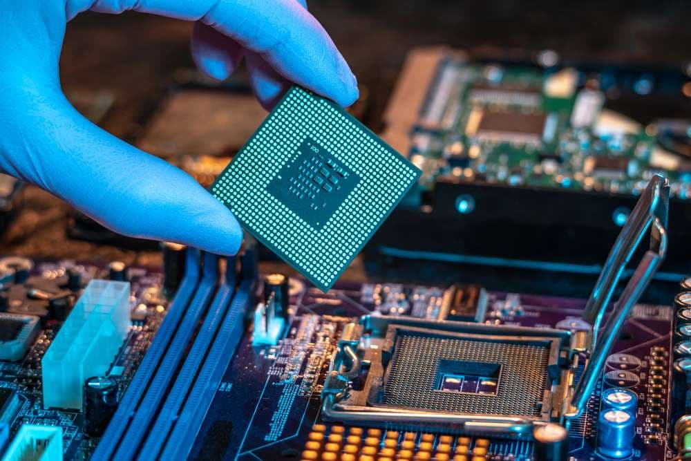 EU Launches Tender Process for 7 AI Giga Factories: New Front in Chip War