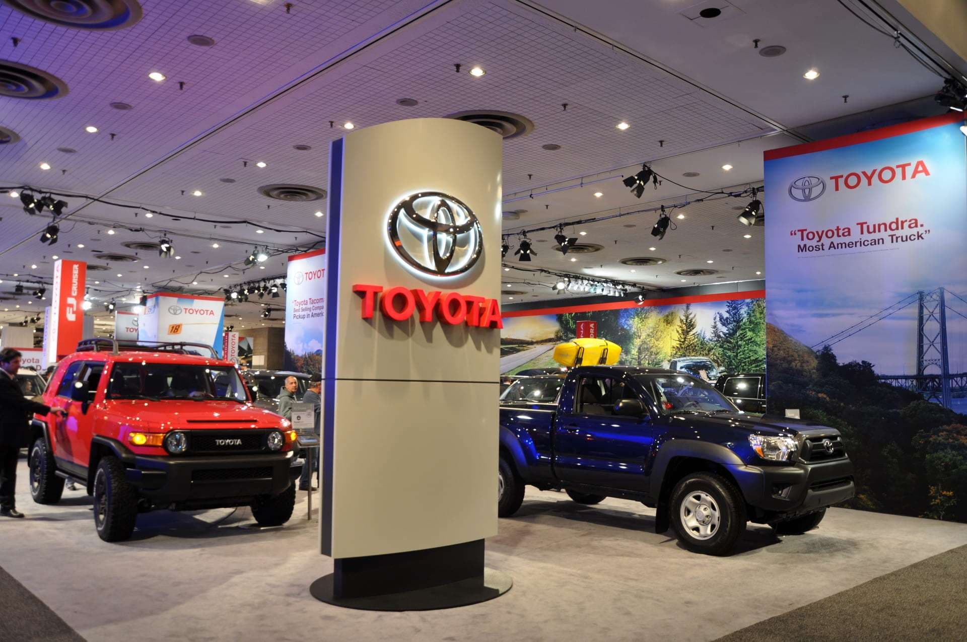 Toyota’nın Küresel Satışları Beşinci Ayda Düşüşte – Piyasalara Yansımaları ve Stratejik Tavsiyeler