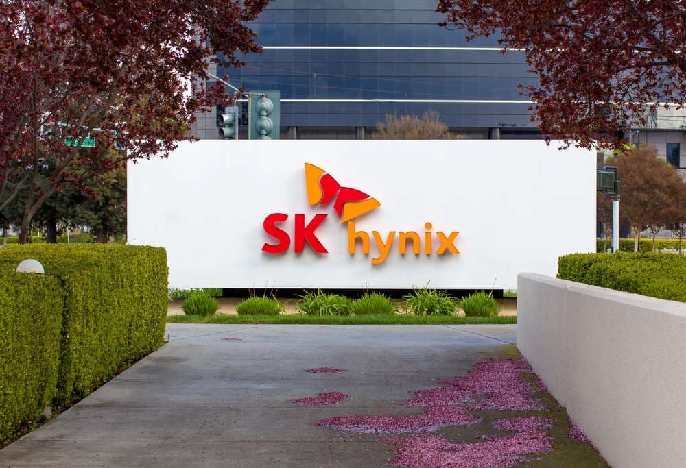 Asian Chip Stocks Plunge: SK Hynix Slides Over 10%
