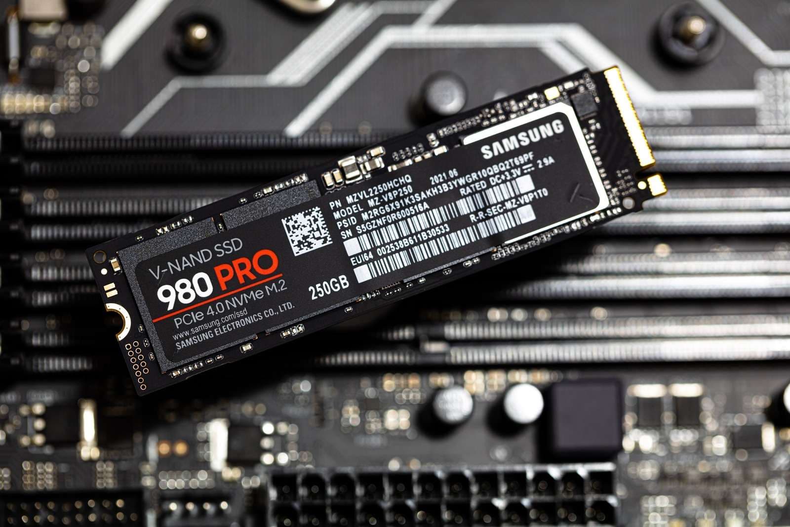 DRAM Piyasasında Lider Değişti: Samsung, Micron ve SK Hynix'in Rekabeti Sıcaklaştı