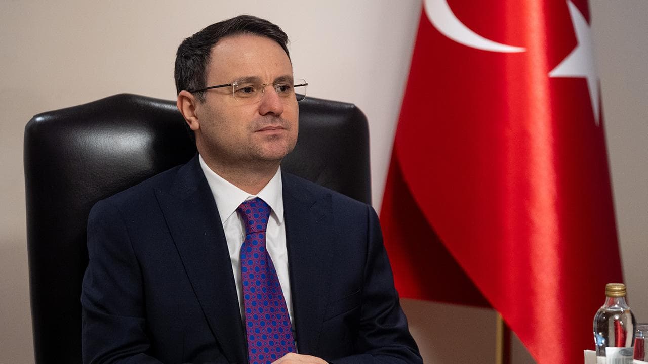 Bakan Gürlek Tazminat Kazancını Kızılay'a Bağışıyor: Vatandaşlarin Güvenini Hedefliyor