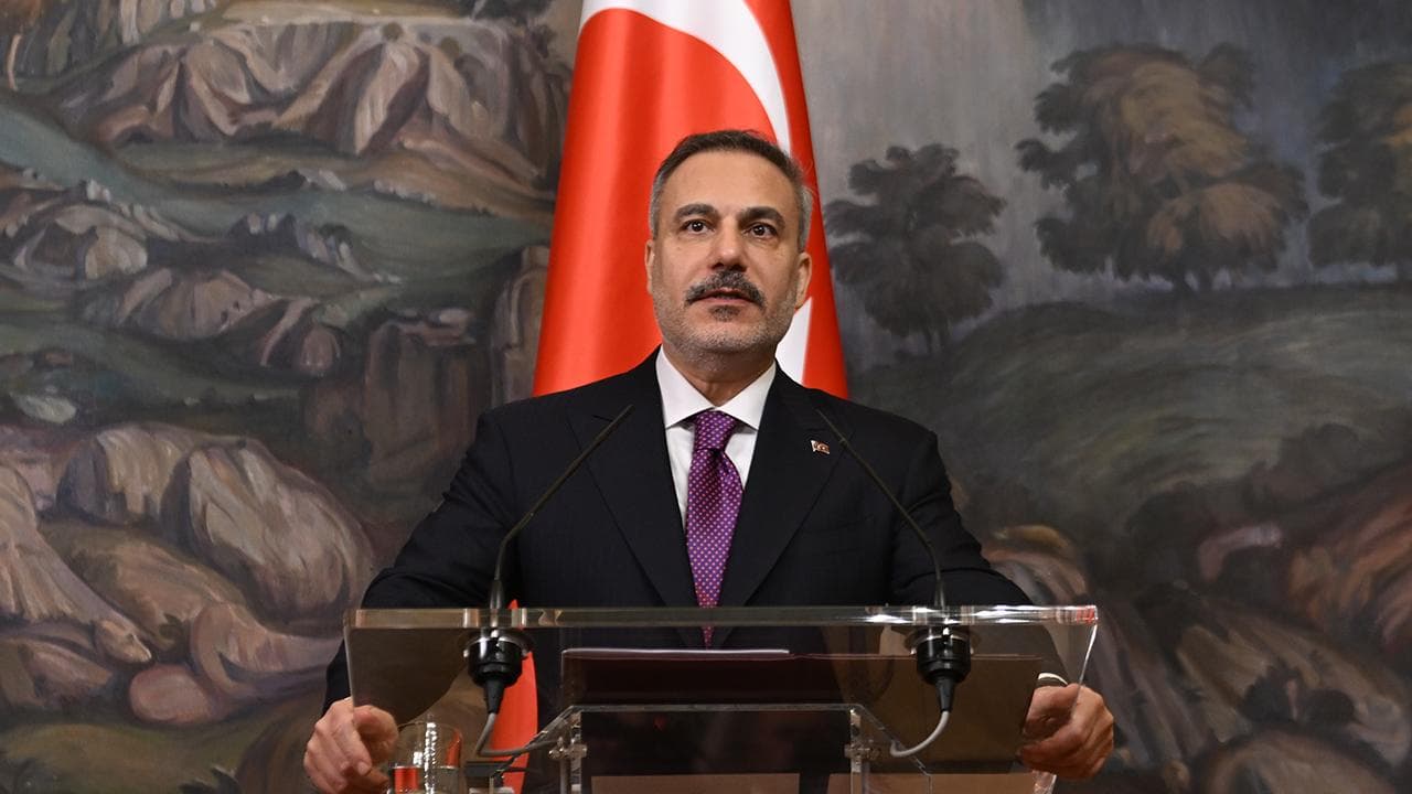 Foreign Minister Fidan Clarifies Turkey's Diplomatic Position at Paris Summit Supporting Ukraine
