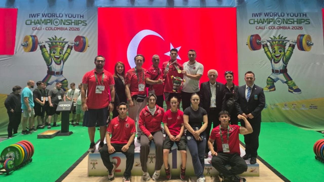 Turkish Weightlifters Shine with 17 Medals at Colombia World Championships