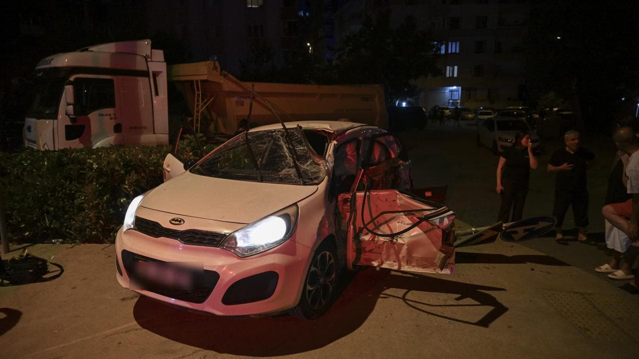 Ümraniye'de Hafriyat Kamyonu Çarpması: 1 Ağır, 4 Yaralı