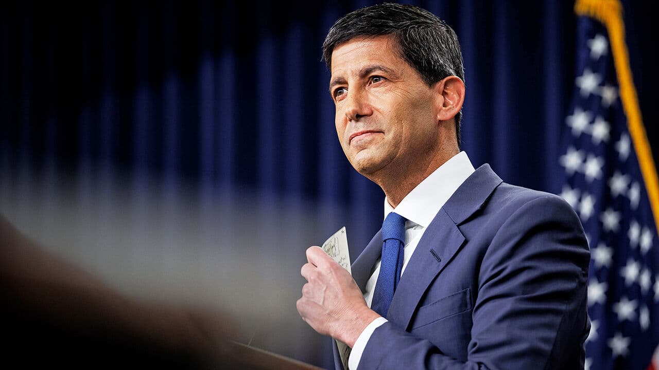 Kevin Warsh'un Fed'teki Zorlu Yolculuğu: Enflasyon, İşsizlik ve Başkanlık Baskıları