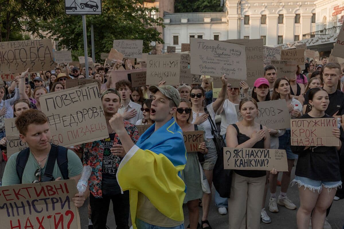 Zelenskyy Weighs Firing Syrskyi Amid Ukraine Military Turmoil