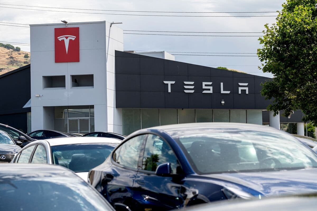 WAR DECLARED ON ELON MUSK: TESLA STOCKS RETURN TO $420!