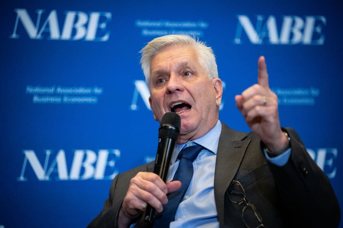 Fed Üst Düzey Yetkilisi Waller: Temel Enflasyonu Bastırmak İçin Faiz Artırımı Gerekebilir