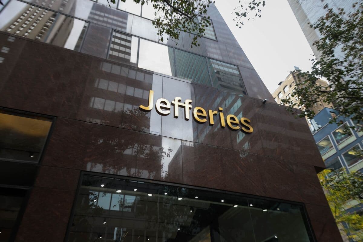 Bank War Begins! Jefferies Attacks Western Alliance!