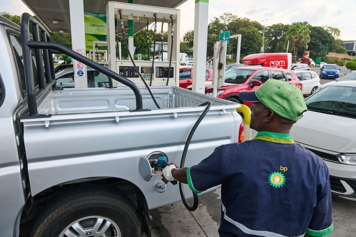 Güney Afrika'nın Stratejik Petrol Rezervi Hamlesi: Apartheyden Bu Yana İlk Arttırma