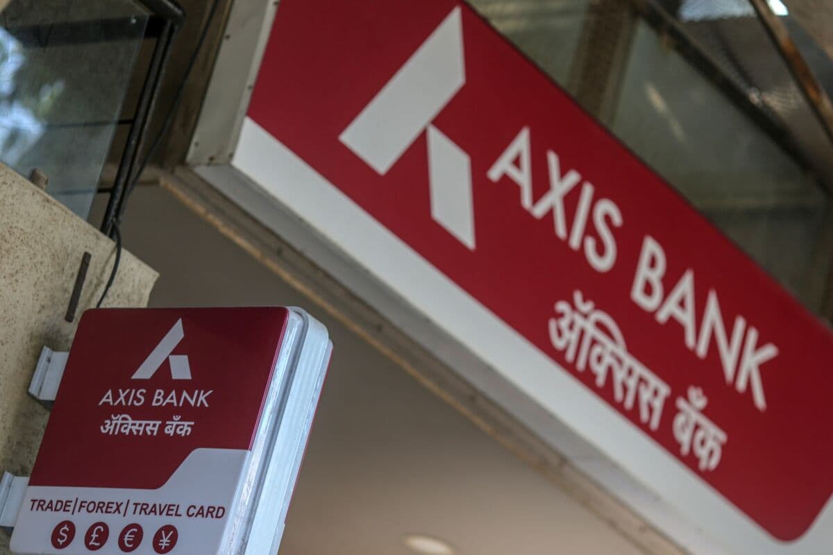 Hindistan'ın Önde Gelen Borç Düzenleyicisi Axis Bank Üç Üst Düzey Yöneticisini Kaybetti