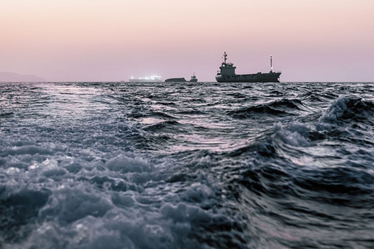 Petrol Fiyatları Çakıldı: Strait of Hormuz'dan Büyük Tehlike Geliyor