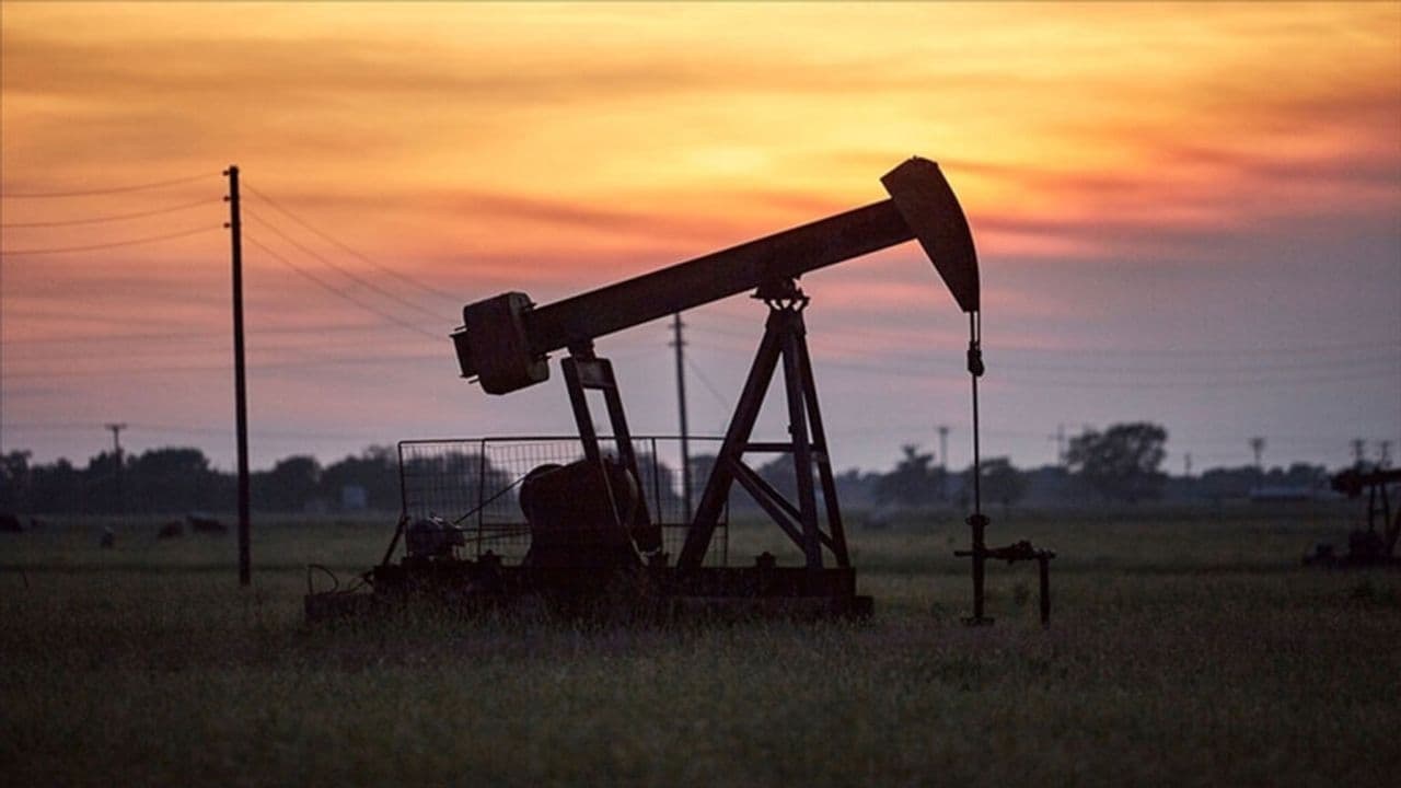 Geopolitical Tensions Push Brent Crude to $89.50
