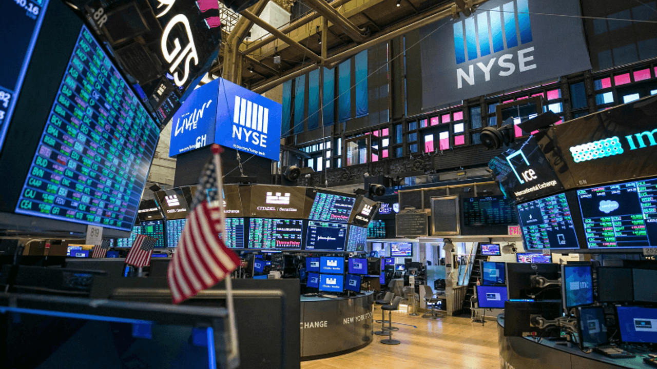 New York Borsası Yükselişle Kapandı: Çip Hisseleri ve Jeopolitik Gelişmeler
