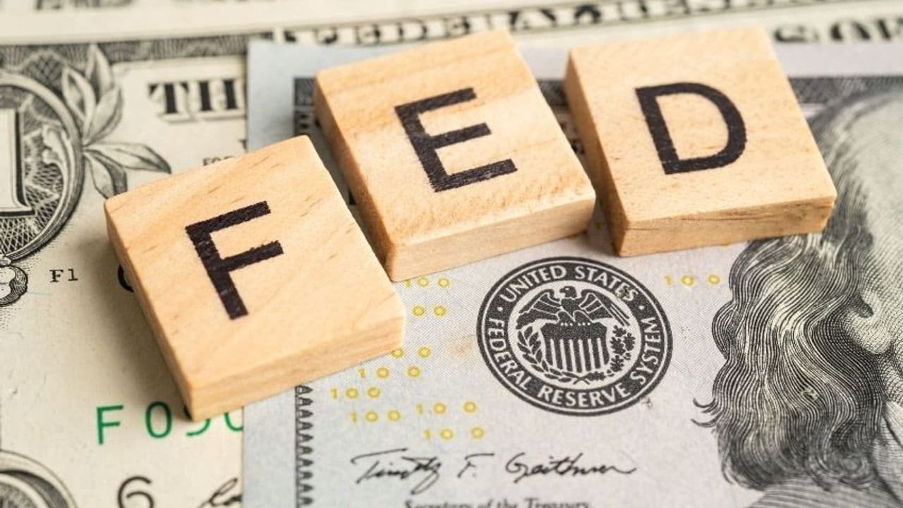 FED'in Direnç Sinyali: Jeopolitik Risklerin Gölgesinde Büyüme Devam Ediyor