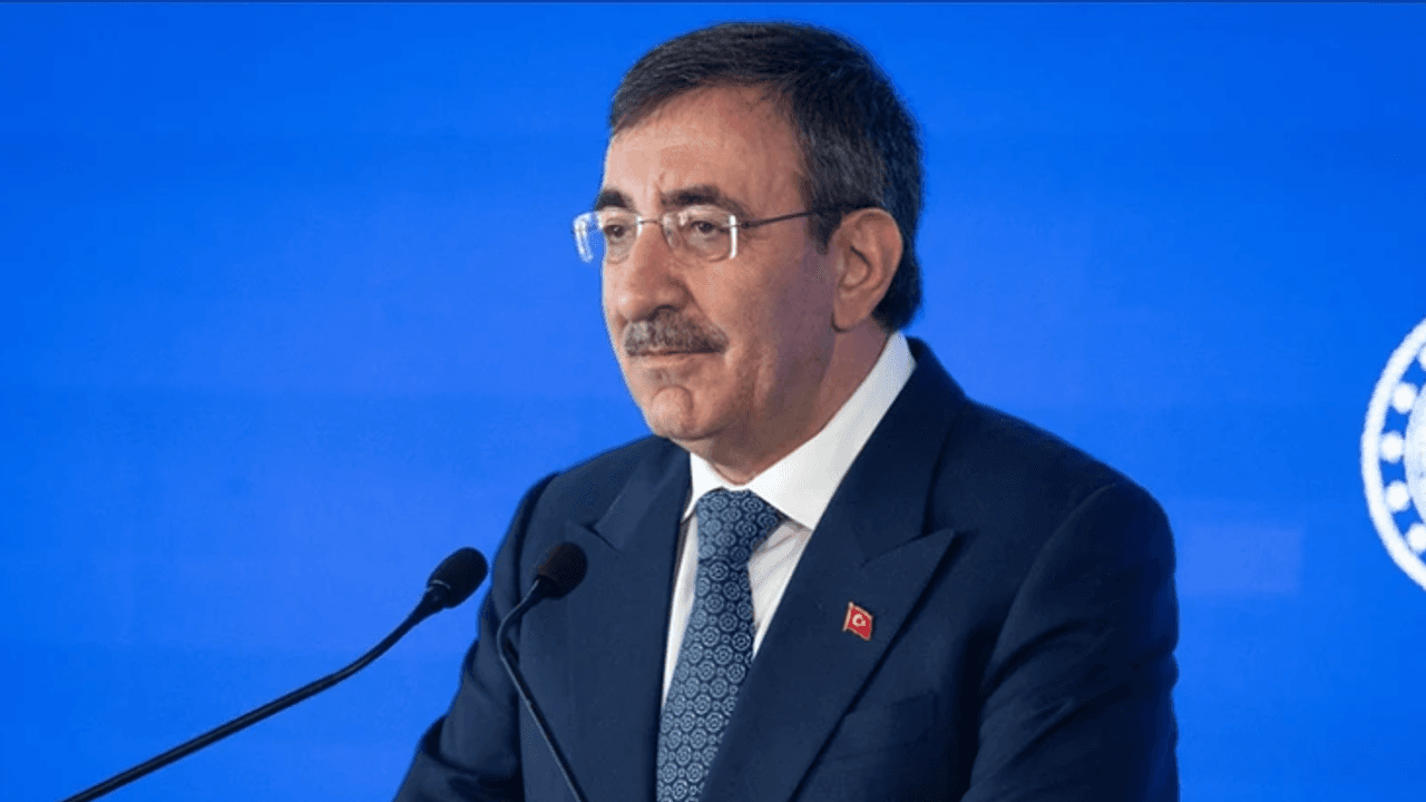 Yılmaz'ın 'Aziz Millet' Mesajı: Piyasa Beklentilerini Nasıl Yansıtıyor?