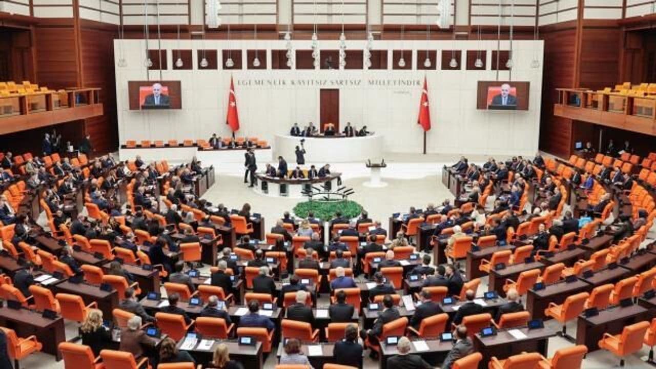 Yükseköğretim Reformu: Öğrenci Affı ve Meslekten Çıkarma Koşulları