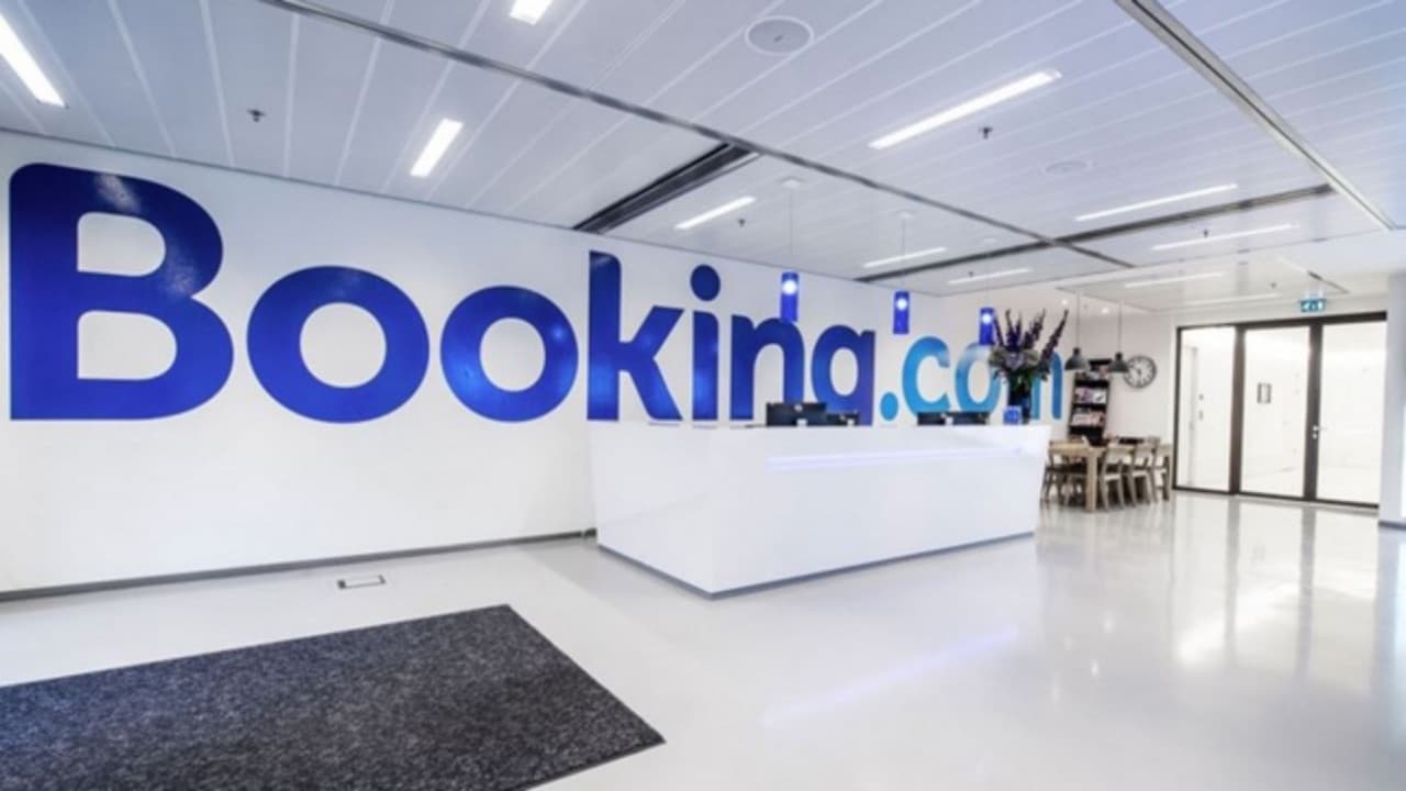Booking.com Türkiye'de Yeniden Hizmete Açılıyor: Turizm Reformlarının Yeni Adımı