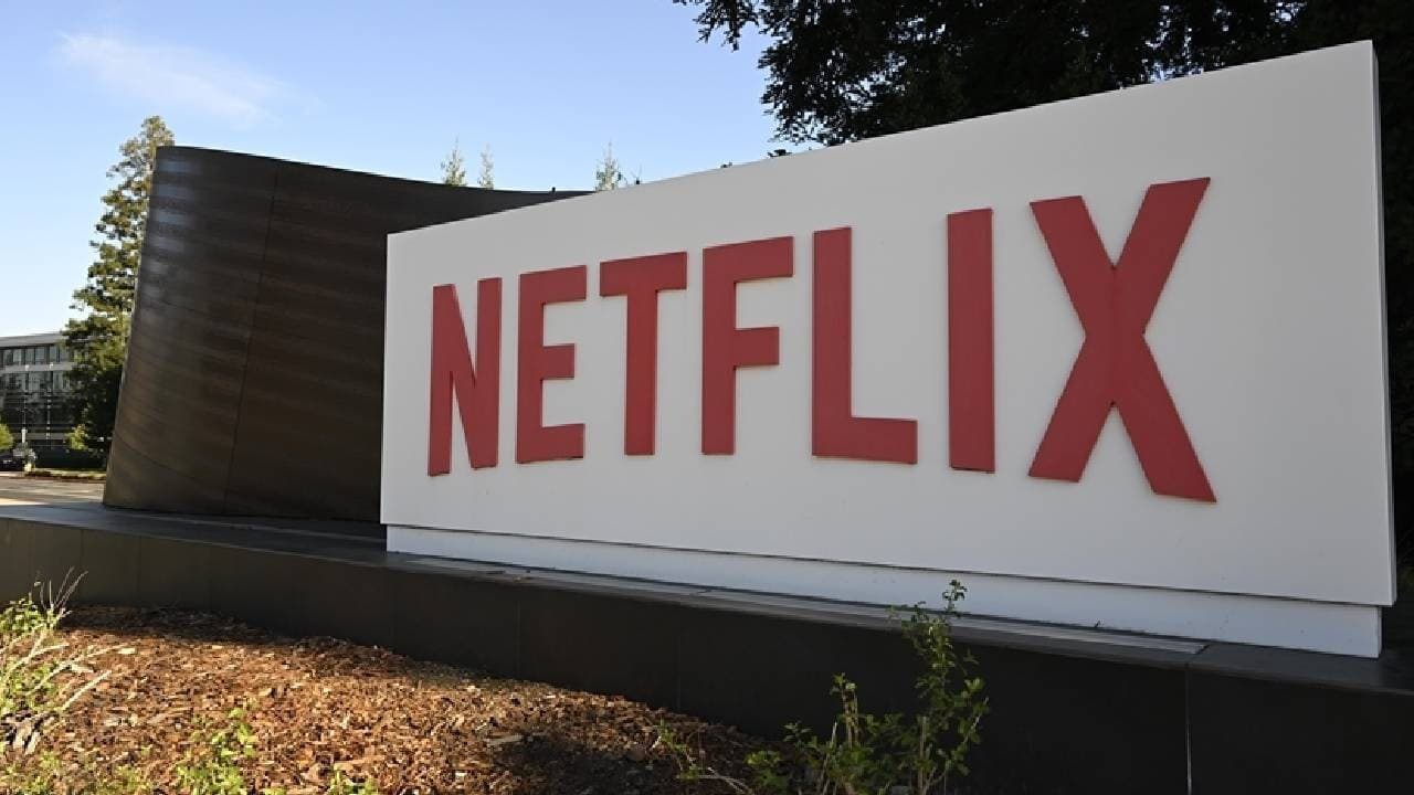 Netflix's Revenue Surge and AI Transformation: Strategic Moves Drive Record Growth