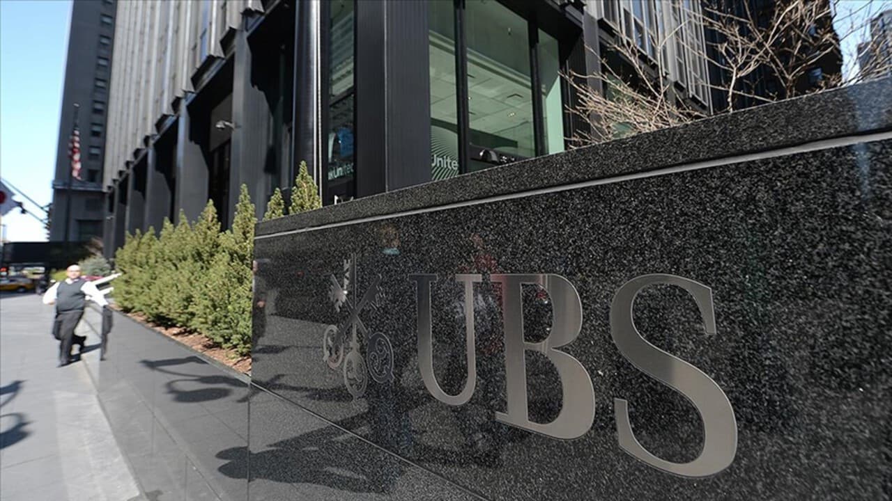 UBS Predicts UK Bond Yields to Recede if Fiscal Rules Hold – A Strategic Outlook