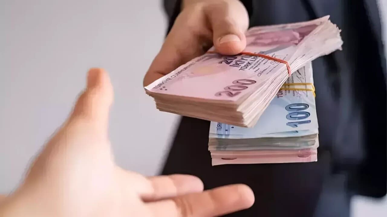 Anayasa Mahkemesi, Emekli Seyyanen Zammı İçin Dosyaları Birleştirerek 8 777 TL'yi Onayladı