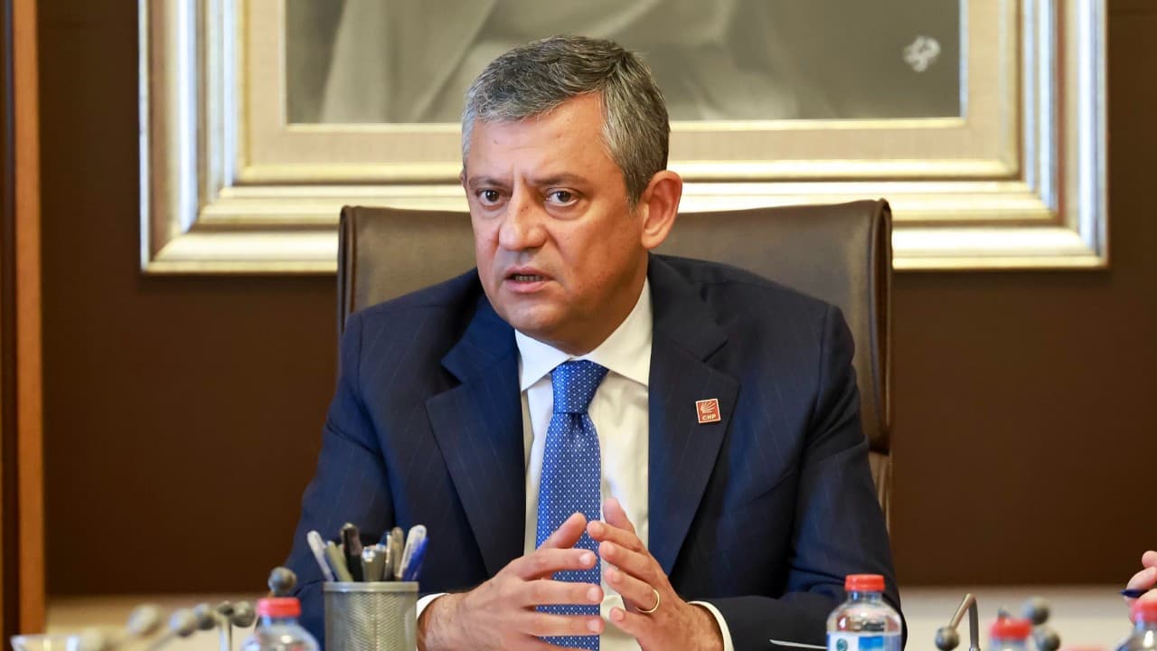 Özgür Özel'in Yeni Parti Merkezi: CHP'nin Siyasi Hareketinin Yeni Adımı