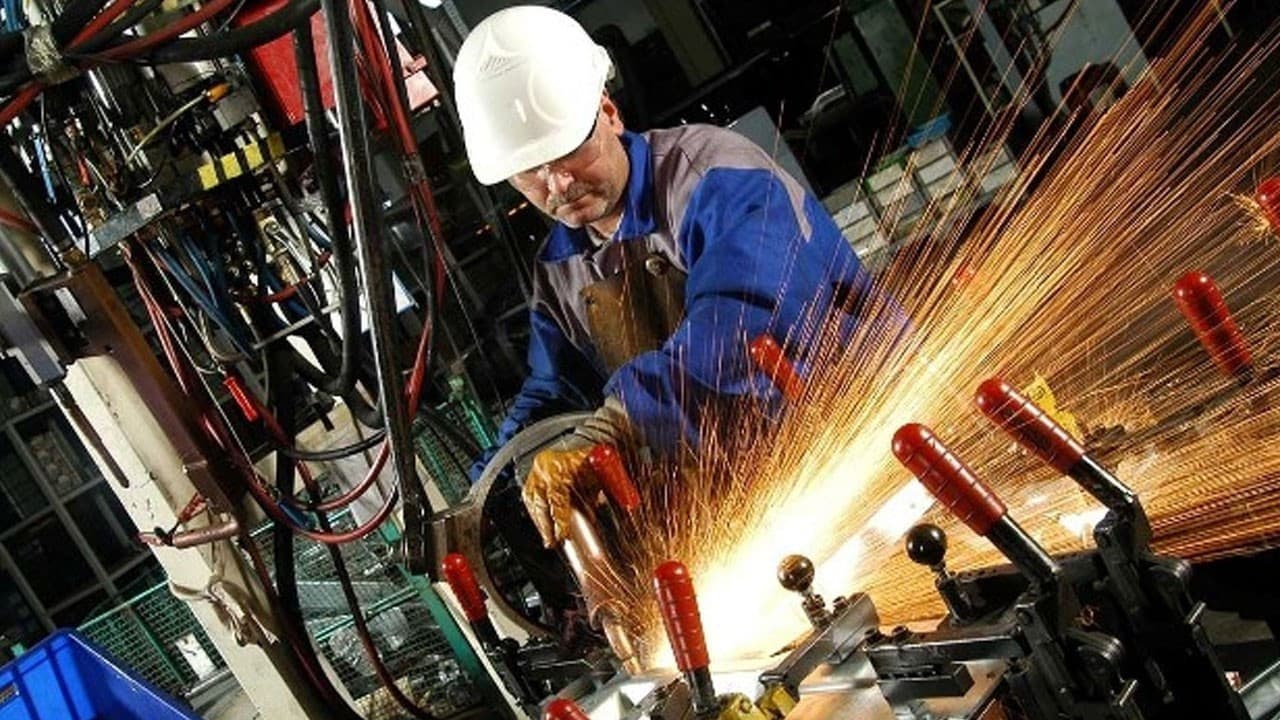Japonya'nın Sanayi Üretimi Beklentileri Aşarak %0,1 Artışla Sürpriz Verdi