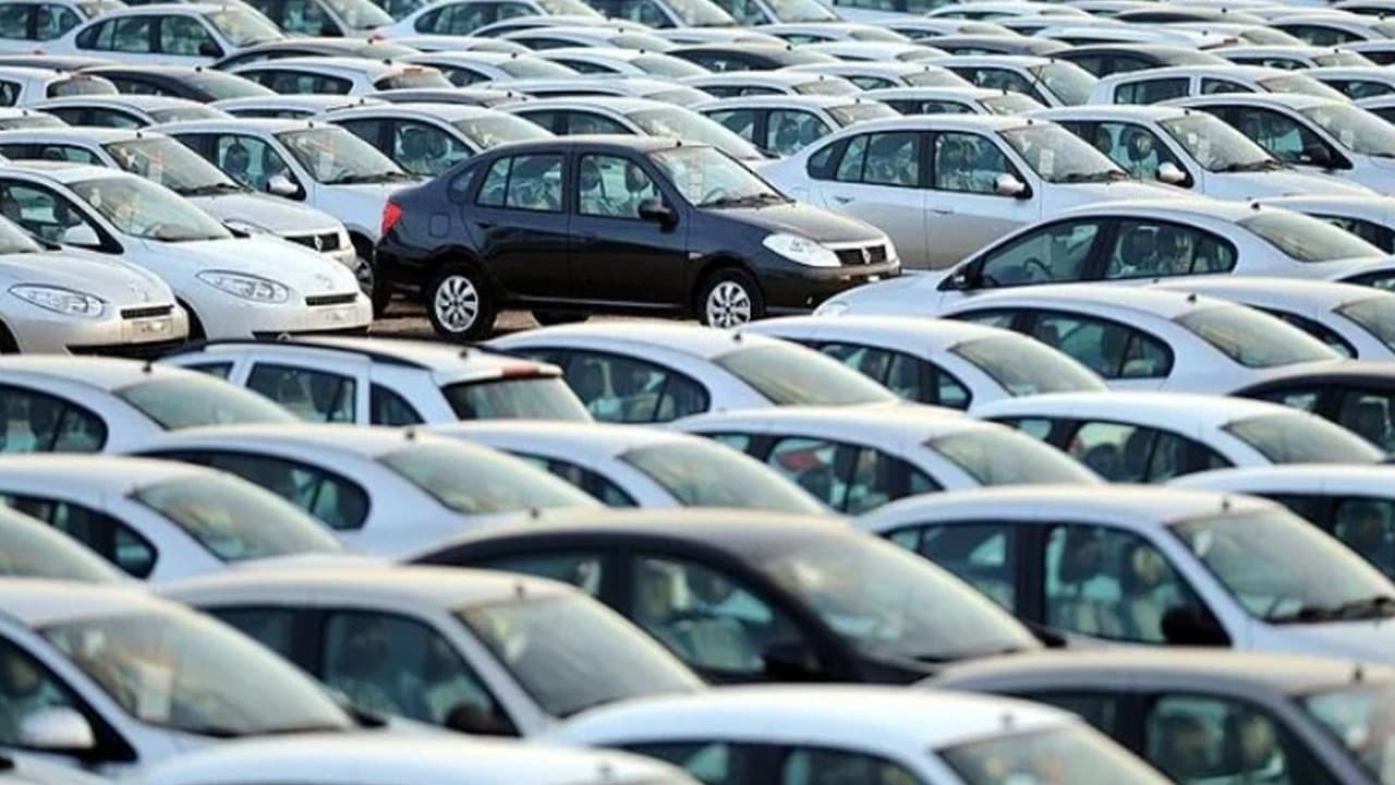60 Bin TL'ye Araba! Ticaret Bakanlığı E-İhale Fırsatları Çarpıcı Piyasa Etkisi Yaratıyor
