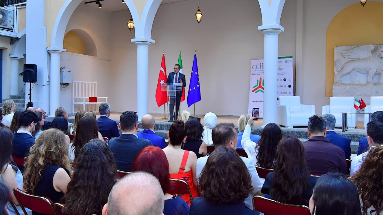 Italian Chamber of Commerce Signs Cultural and Economic Collaboration in Venice