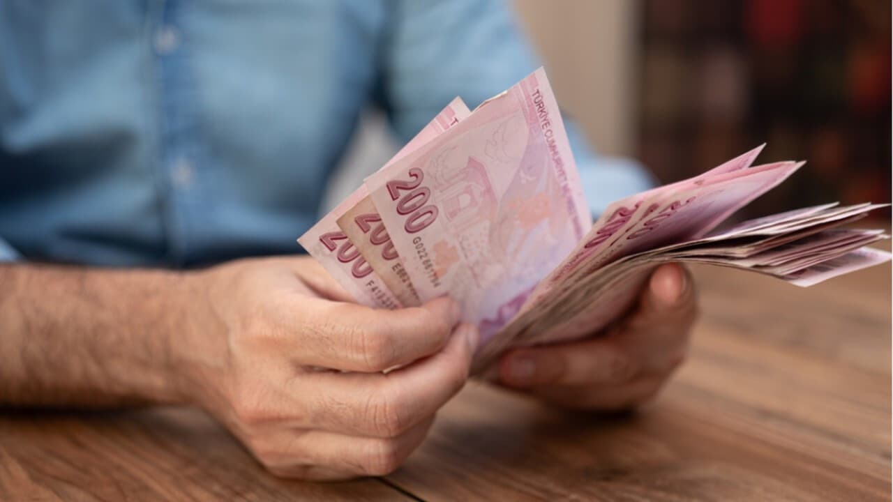 SSK ve Bağ-Kur Reformu: 5,1 Milyon Emeklinin Hayatını Değiştiren Taban Maaş Zammı Süreci Başladı