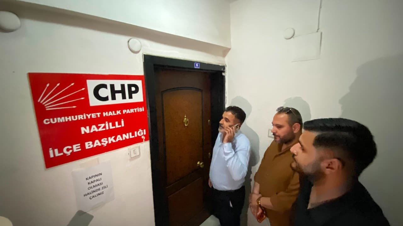 CHP Nazilli'deki Devir Teslim Krizi: Parti İç Savaşın İlk İşaretleri Mi?