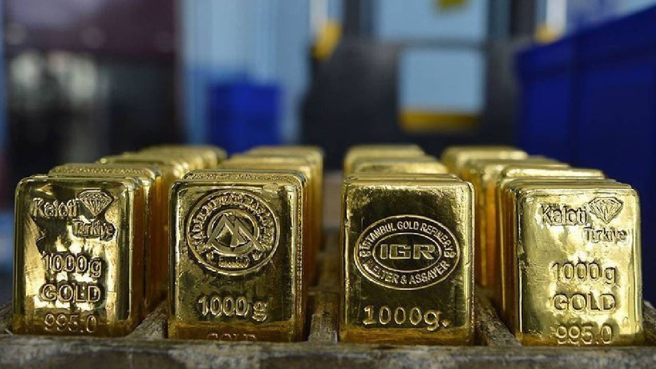 Dolar Güçlenirken Altın Düşüşte: Fed Kararı Piyasalara Yön Veriyor