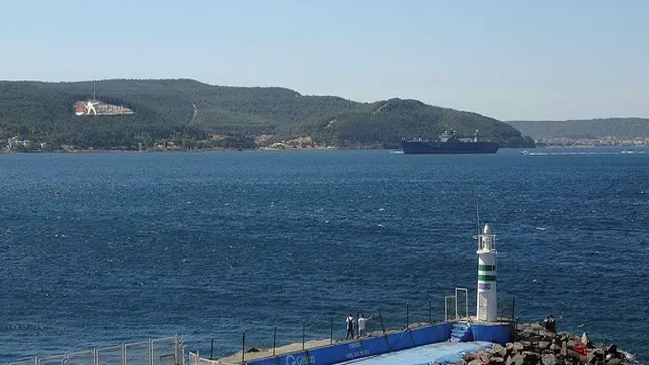 Çanakkale Strait Traffic Halt: Risks to Global Shipping Chains