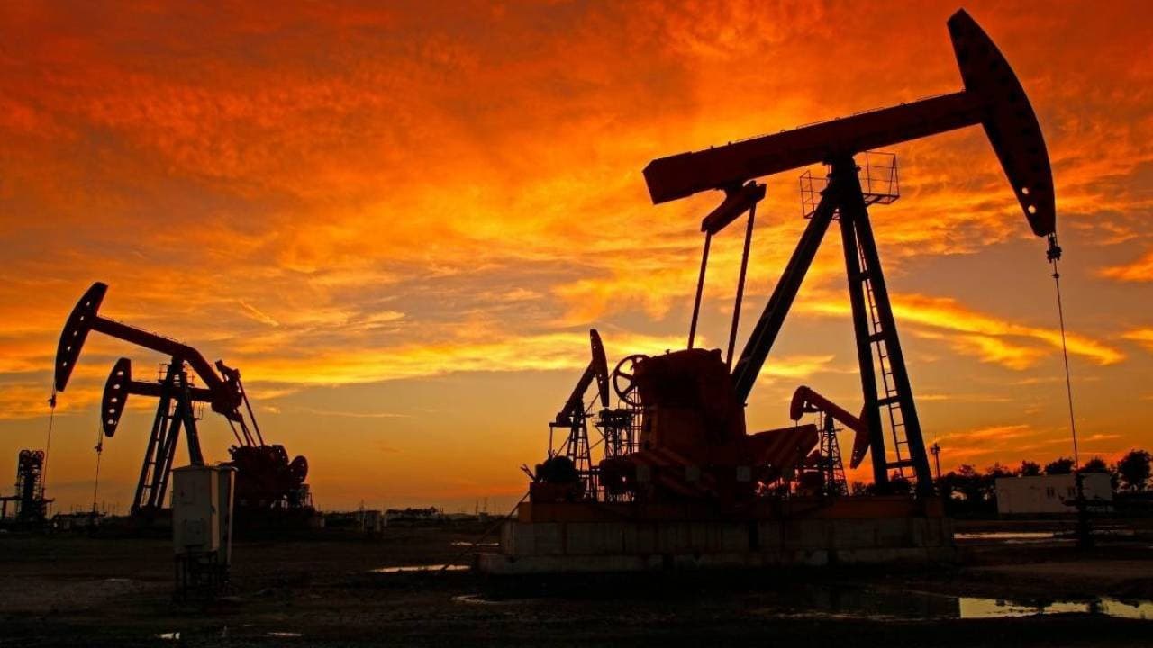 Oil Prices Slide as Strait of Hormuz Peace Hope Calms Markets