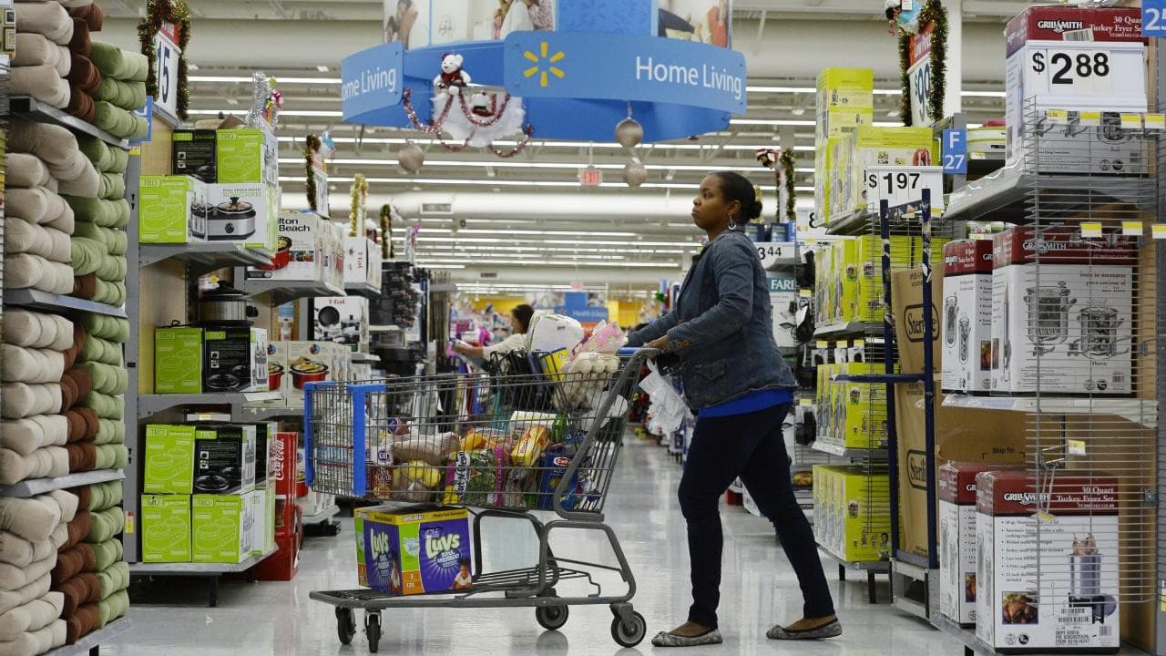 Unexpected Crack in US Consumer Power: Spending Drops for First Time Since October 2025