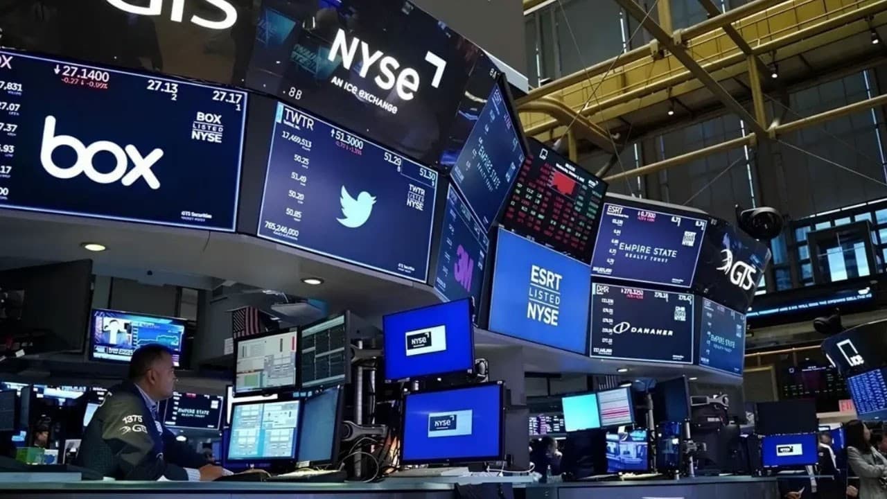 European Stock Markets at a Crossroads: Germany’s DAX Leads While Other Indices Slip