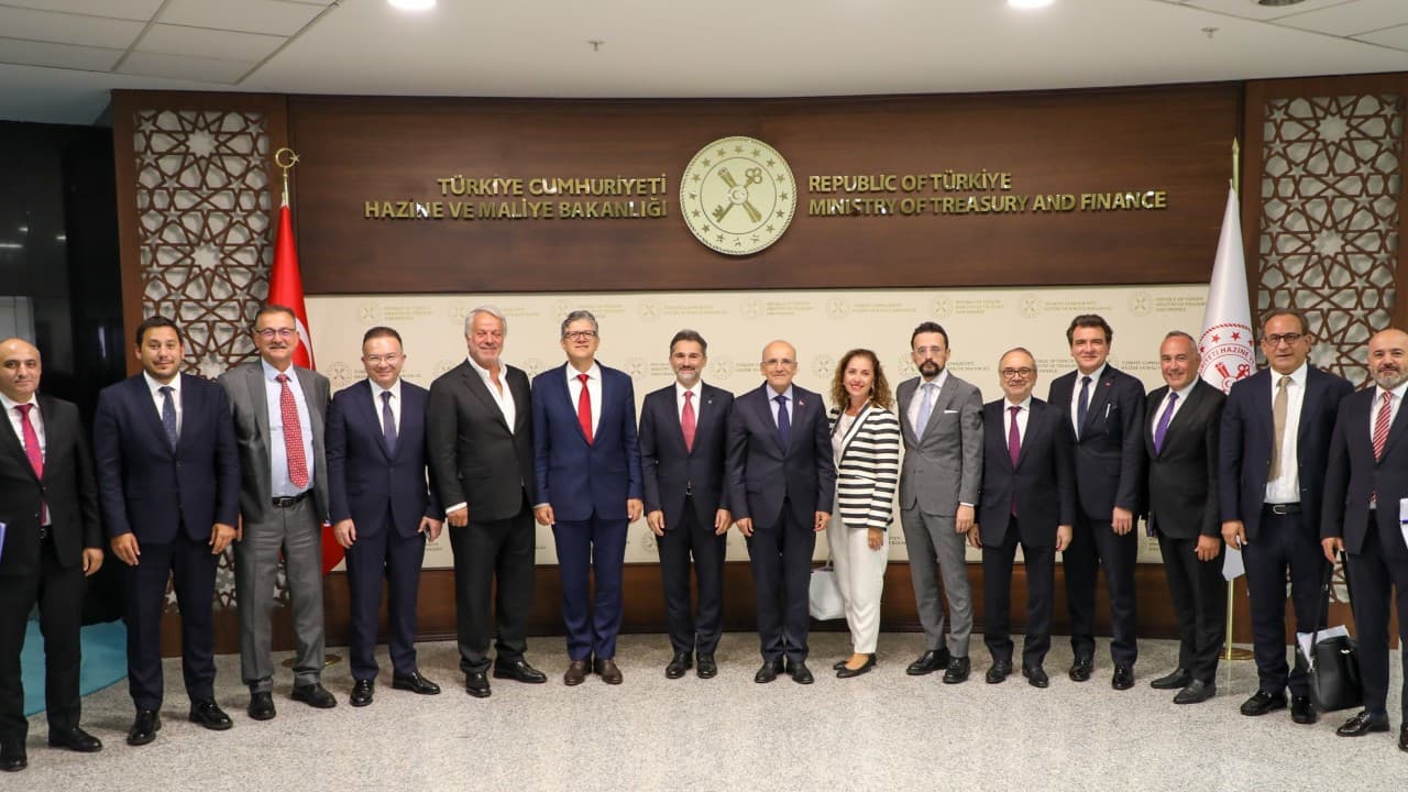Ankara’da Hizmet İhracatçıları Birliği, Ticaret, Turizm ve Maliye Bakanlıklarıyla Stratejik Randevu