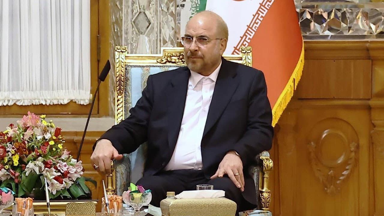 İran Meclis Başkanı Galibaf: ABD-İsrail Savaşı'nı 'Korkakça' Niteleyerek Zafer İddiası