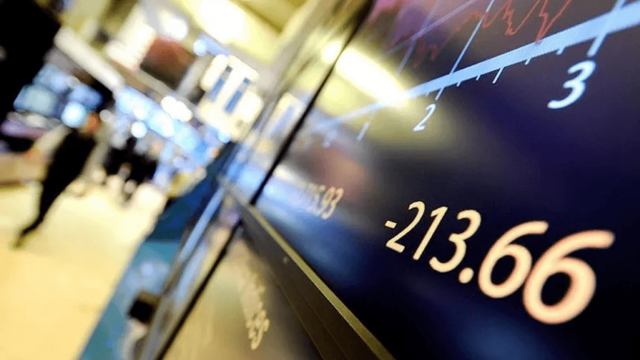 NYC Stock Index Rises Amid Bond Yield Shifts and Oil Volatility