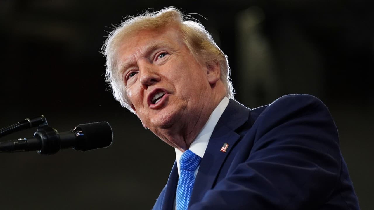 Trump Declares Economic War on Iran: Global Markets Brace for Unprecedented Shock