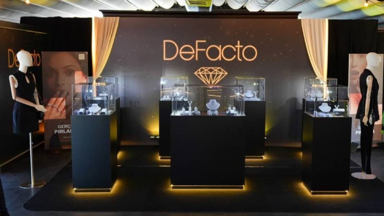 DeFacto Pırlanta İle Lüksü Ulaşılabilir Hale Getiriyor: 'Design to Value' Yöntemiyle 40 Parçalık Koleksiyon
