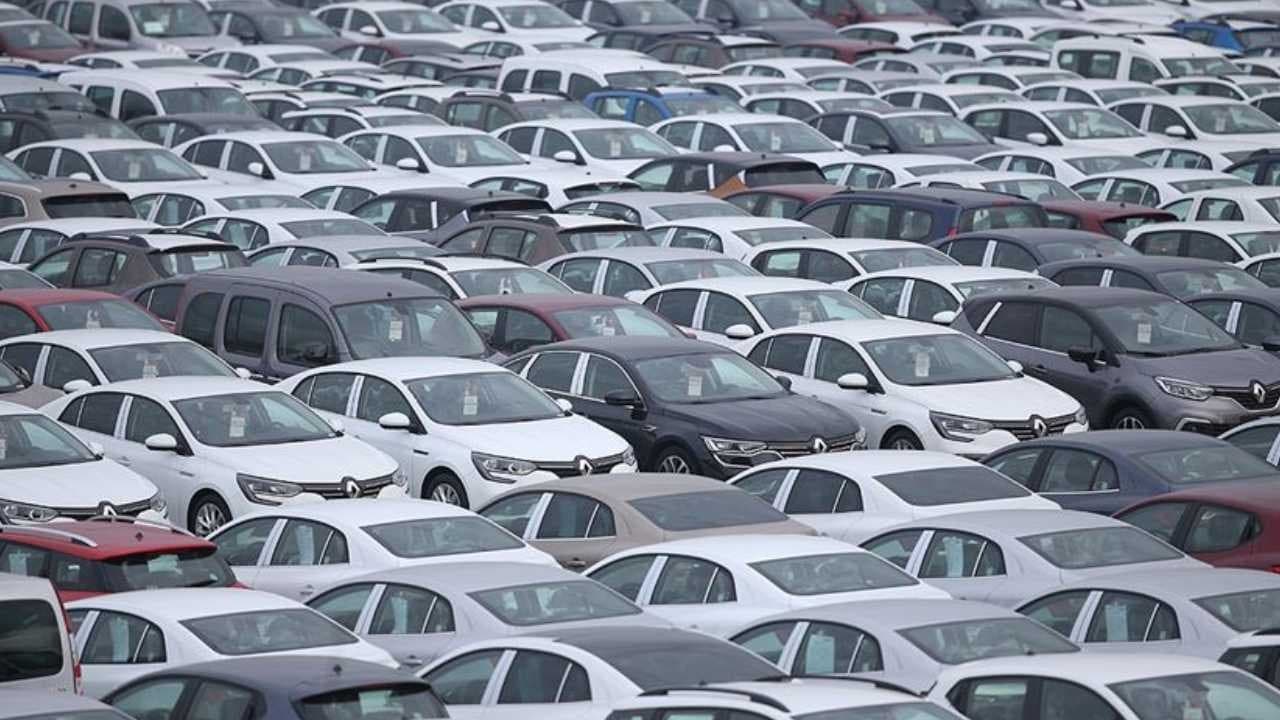 Tesla Tops Global Auto Loyalty Rankings with 64% Retention: New Competitive Dynamics
