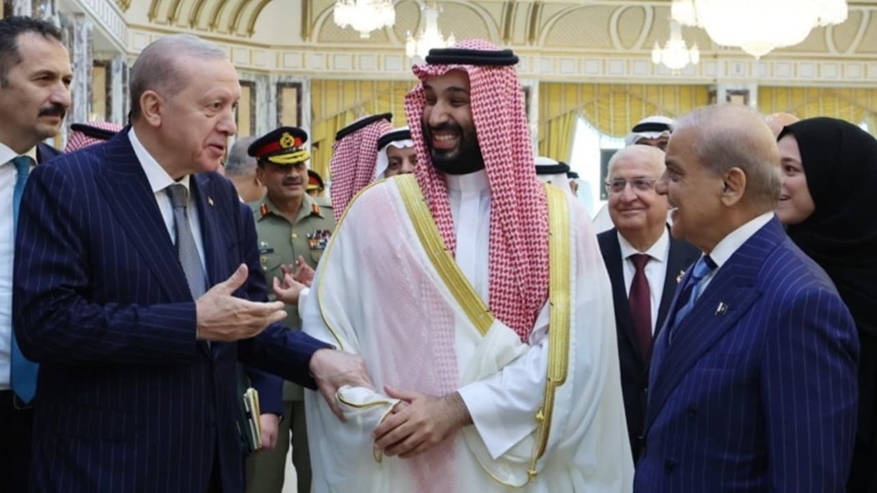 Suudi Arabistan, Türkiye ve Pakistan'ın Mekke Zirvesi ile Ortak Savunma Ortaklığına Adım Atıyor