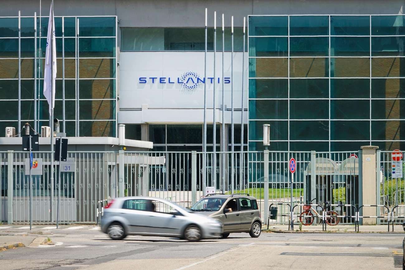 Stellantis'in Araç Sevkiyatı Artışı, Otomotiv Sektöründe Yeni Dönem mi Başlıyor?