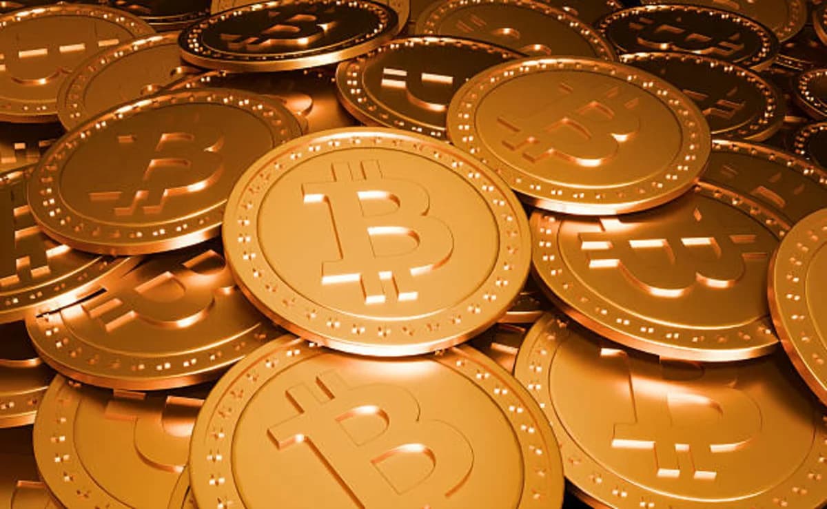 Bitcoin and Ethereum Prices: U.S. Treasury Yields and Crypto Market Retreat