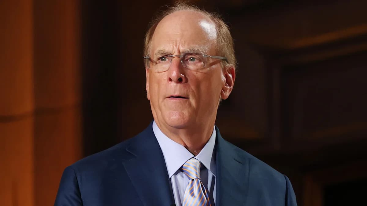Larry Fink’s Cash Warning: Storing Money in Banks Is a Lifetime Financial Mistake