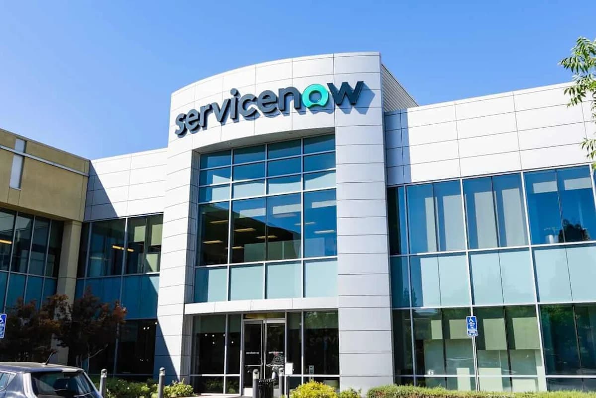 ServiceNow'un 57.4% Artışı: AI Dönüşümünde Liderlik Sürdürüyor