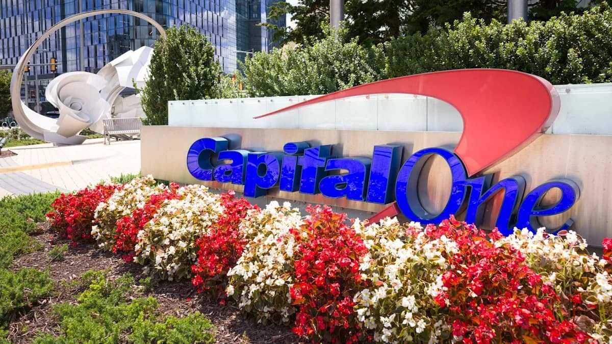 Capital One'ın Kredi Kartı Büyümesi Yavaşlarken, Bank of America Analisti Hedefini Koruyor